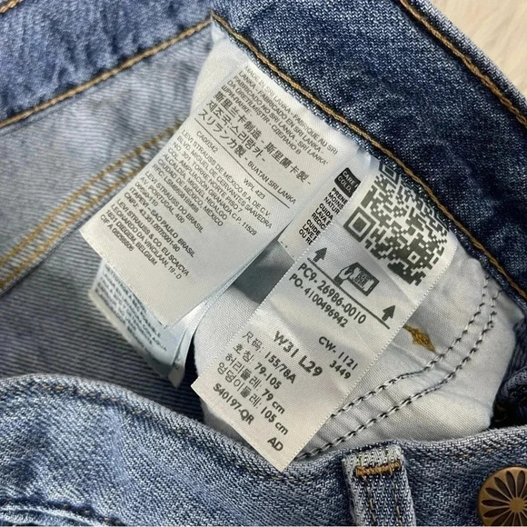 Levi's High Waisted Mom Jeans Taper Straight Leg Denim Size 31 - Picture 3 of 10